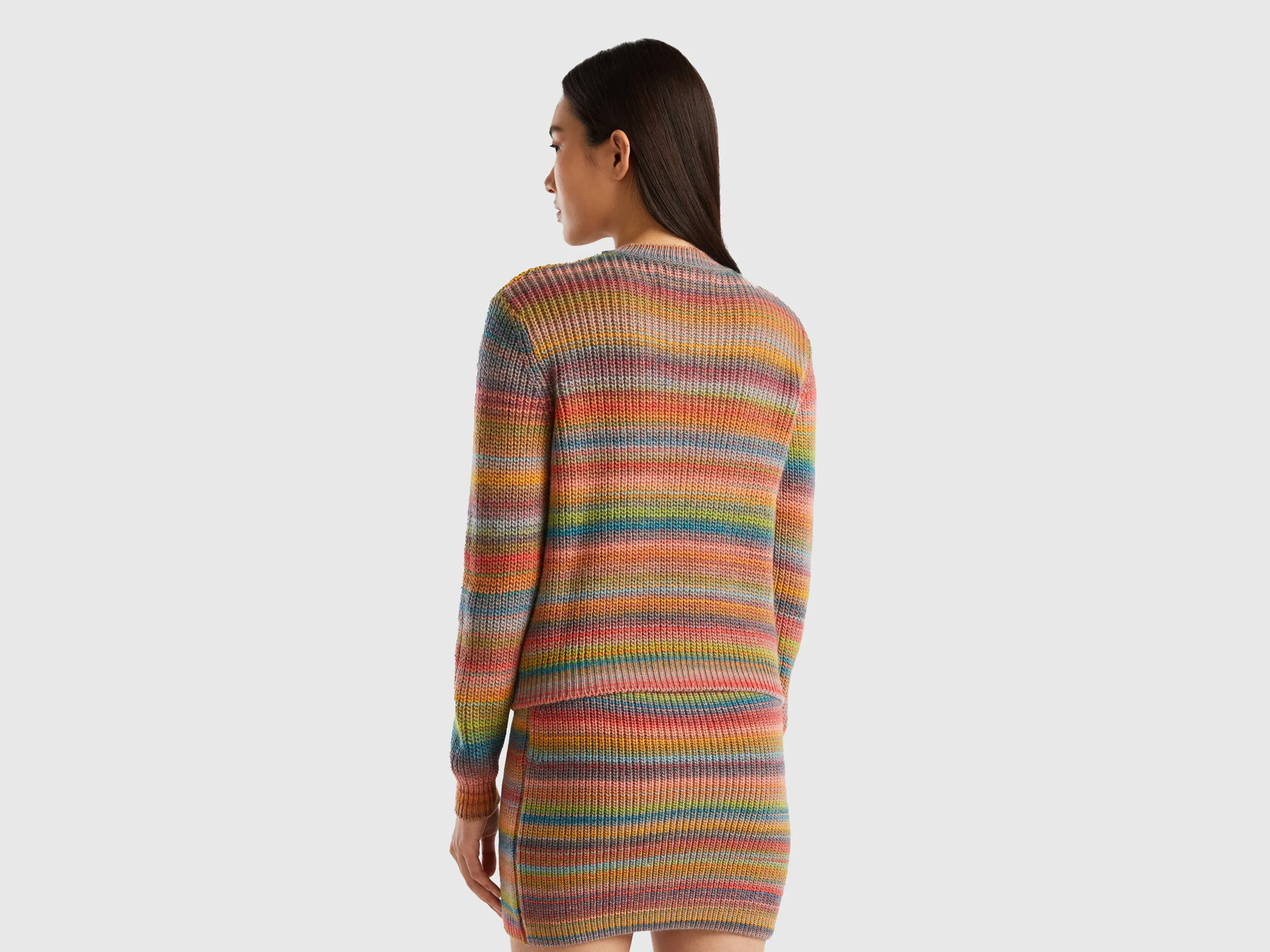 Boxy Fit V-Neck Soft Wool Blend with Ribbed Edges Sweater