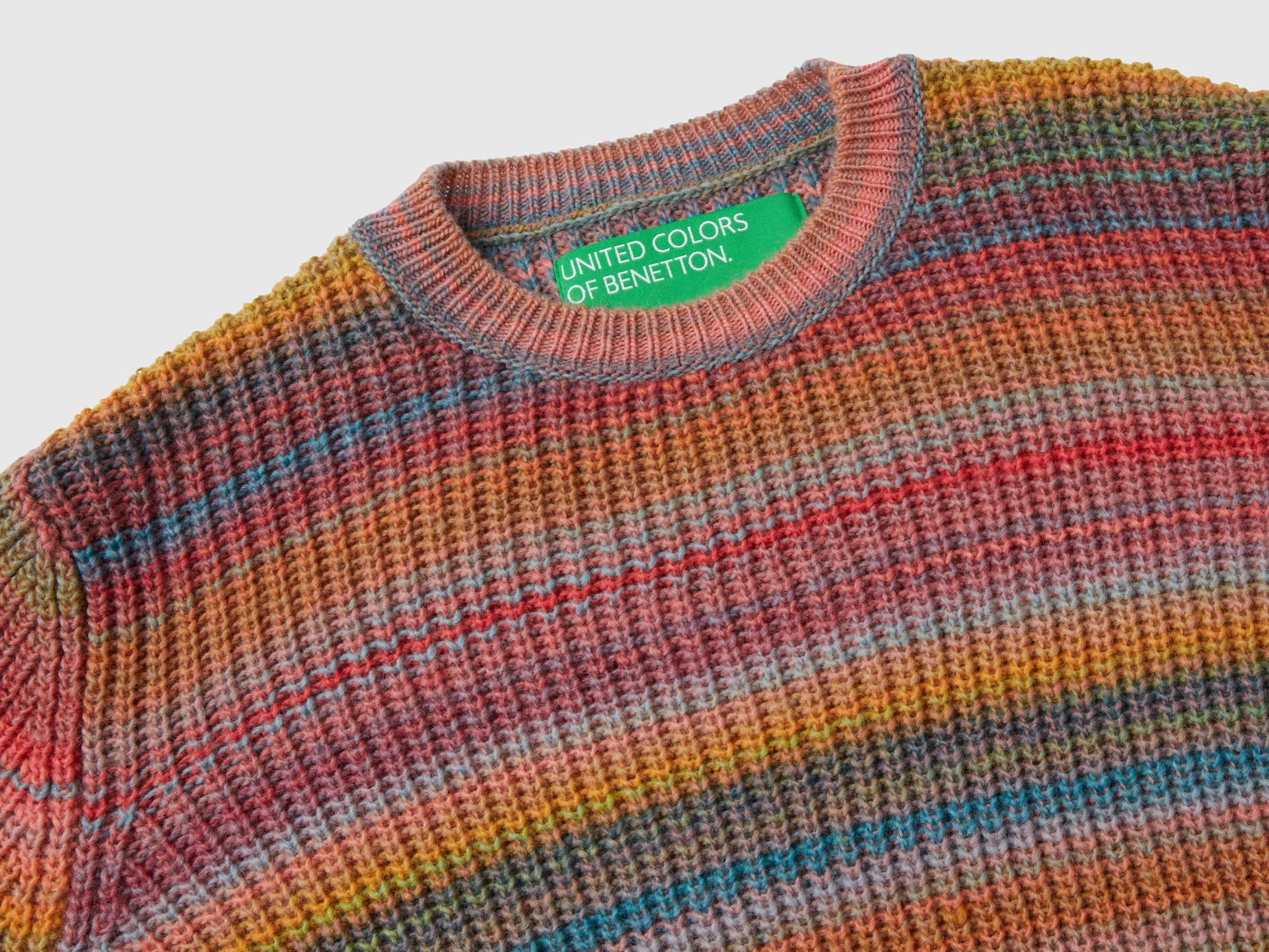 Boxy Fit V-Neck Soft Wool Blend with Ribbed Edges Sweater