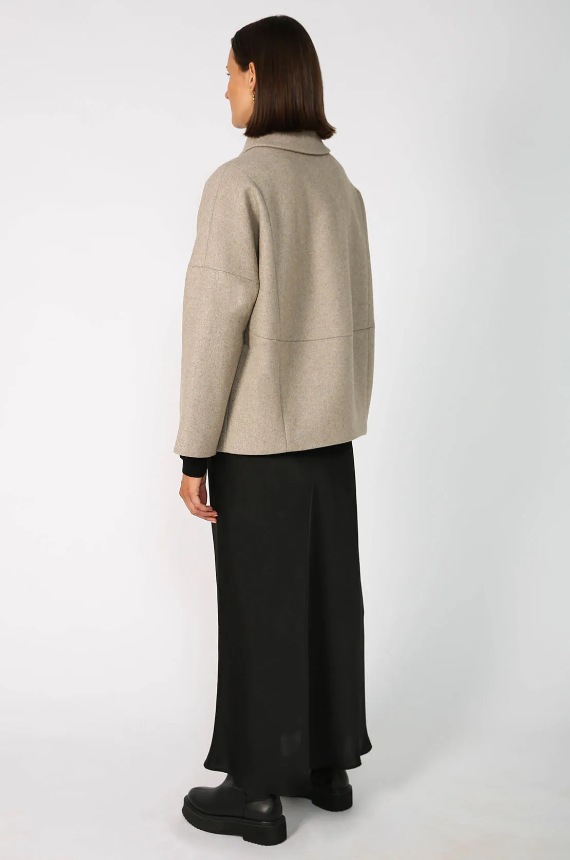 crescent coat / sandstone