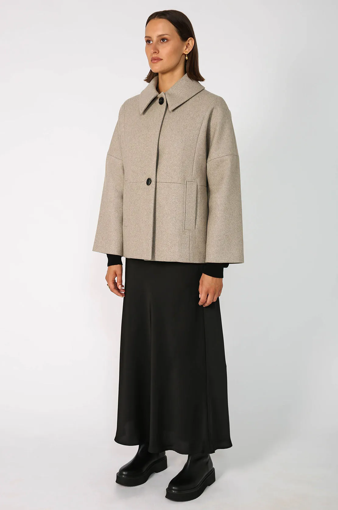 crescent coat / sandstone