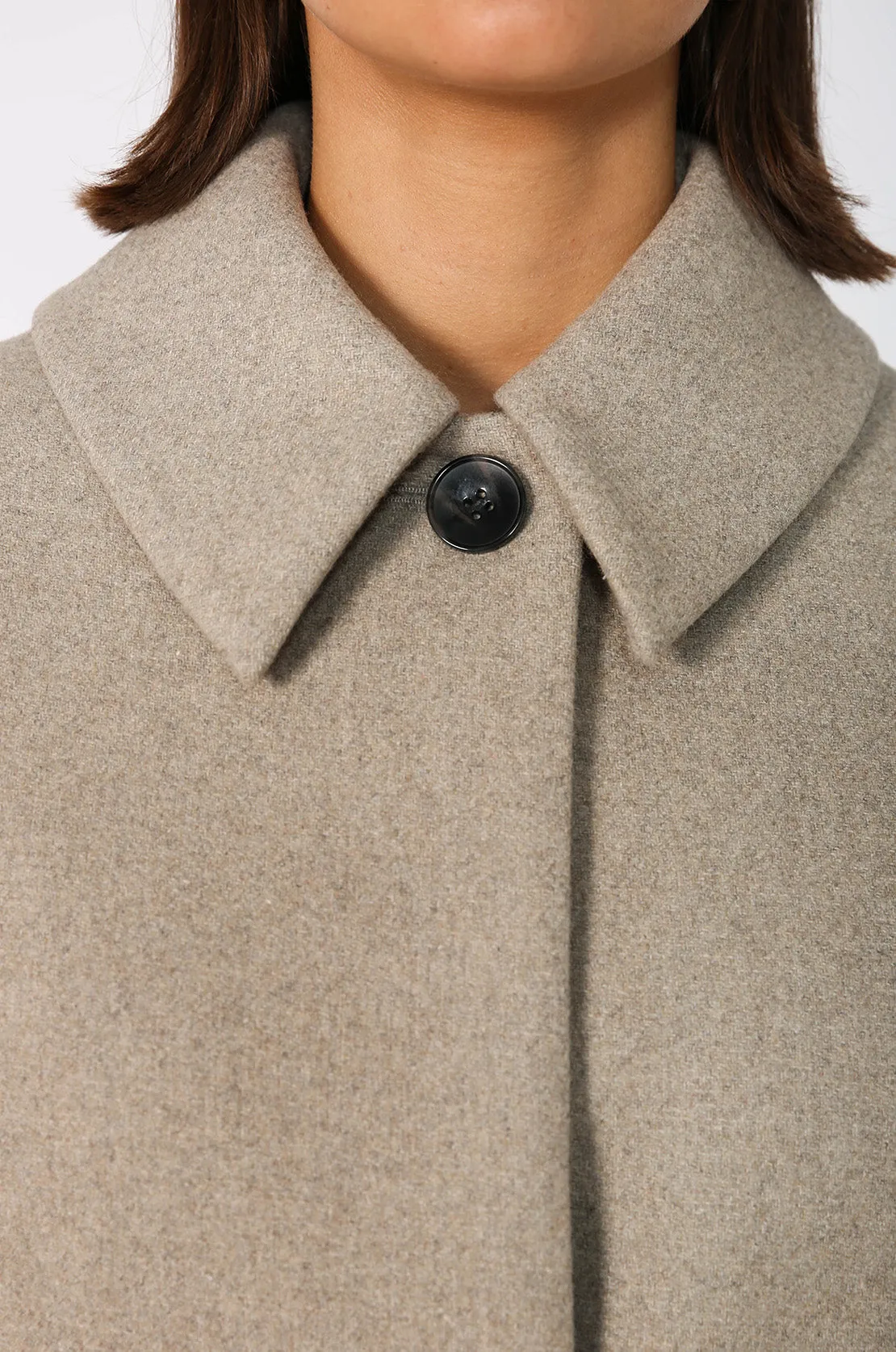 crescent coat / sandstone