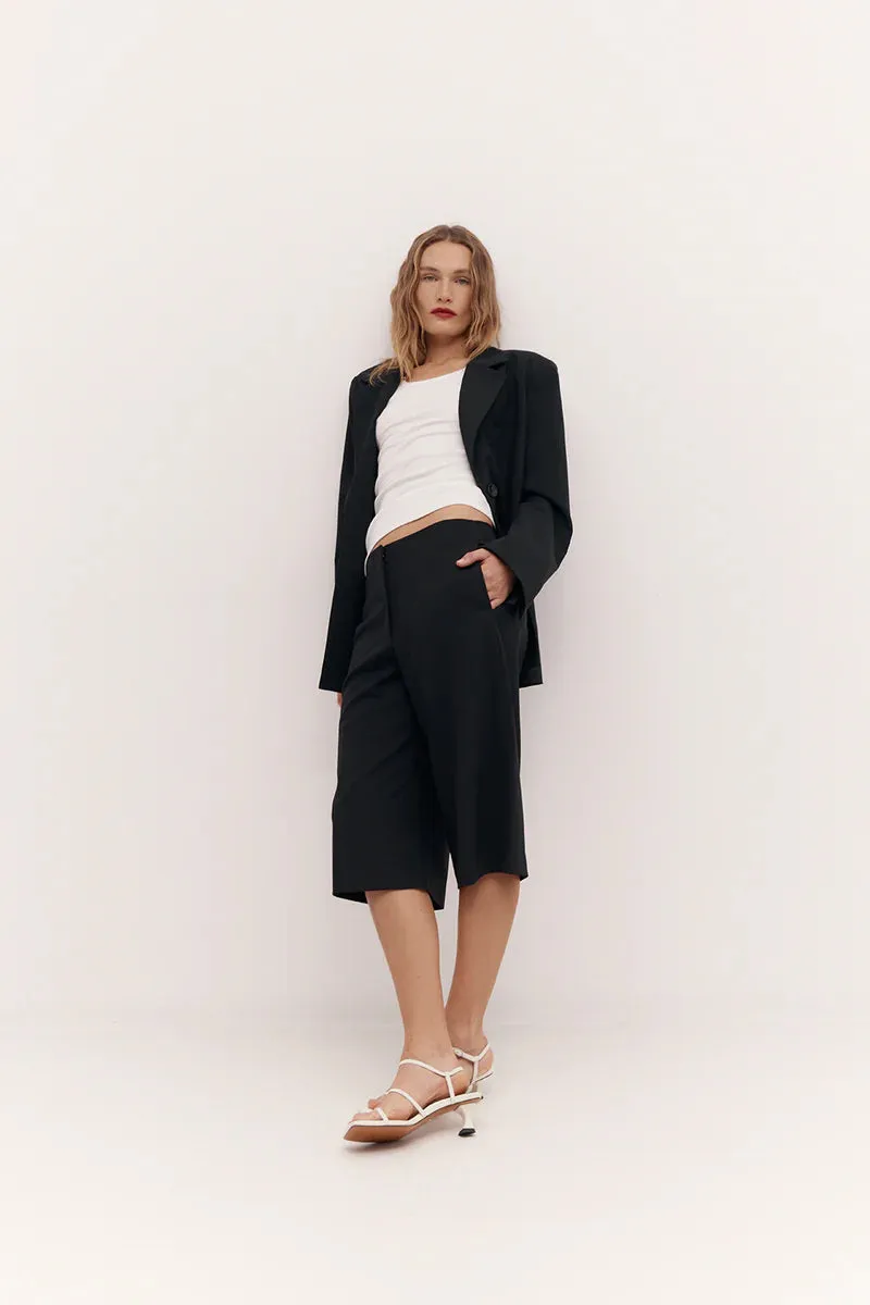 Long Tailored Short Black