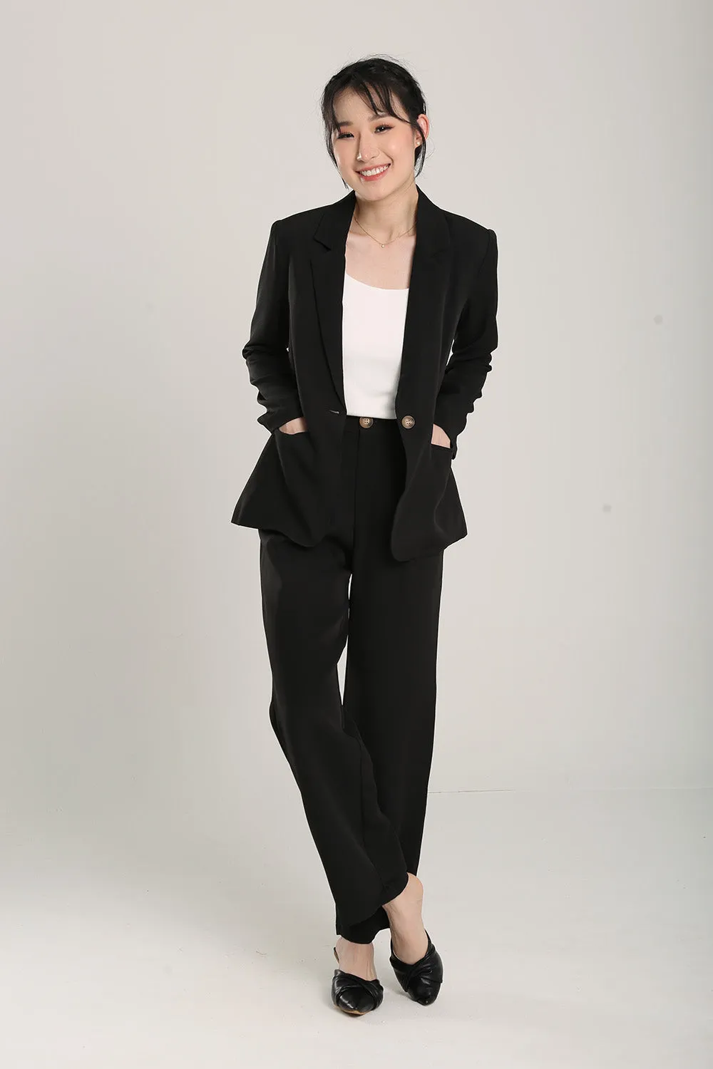 Lorette Tailored Blazer in Black