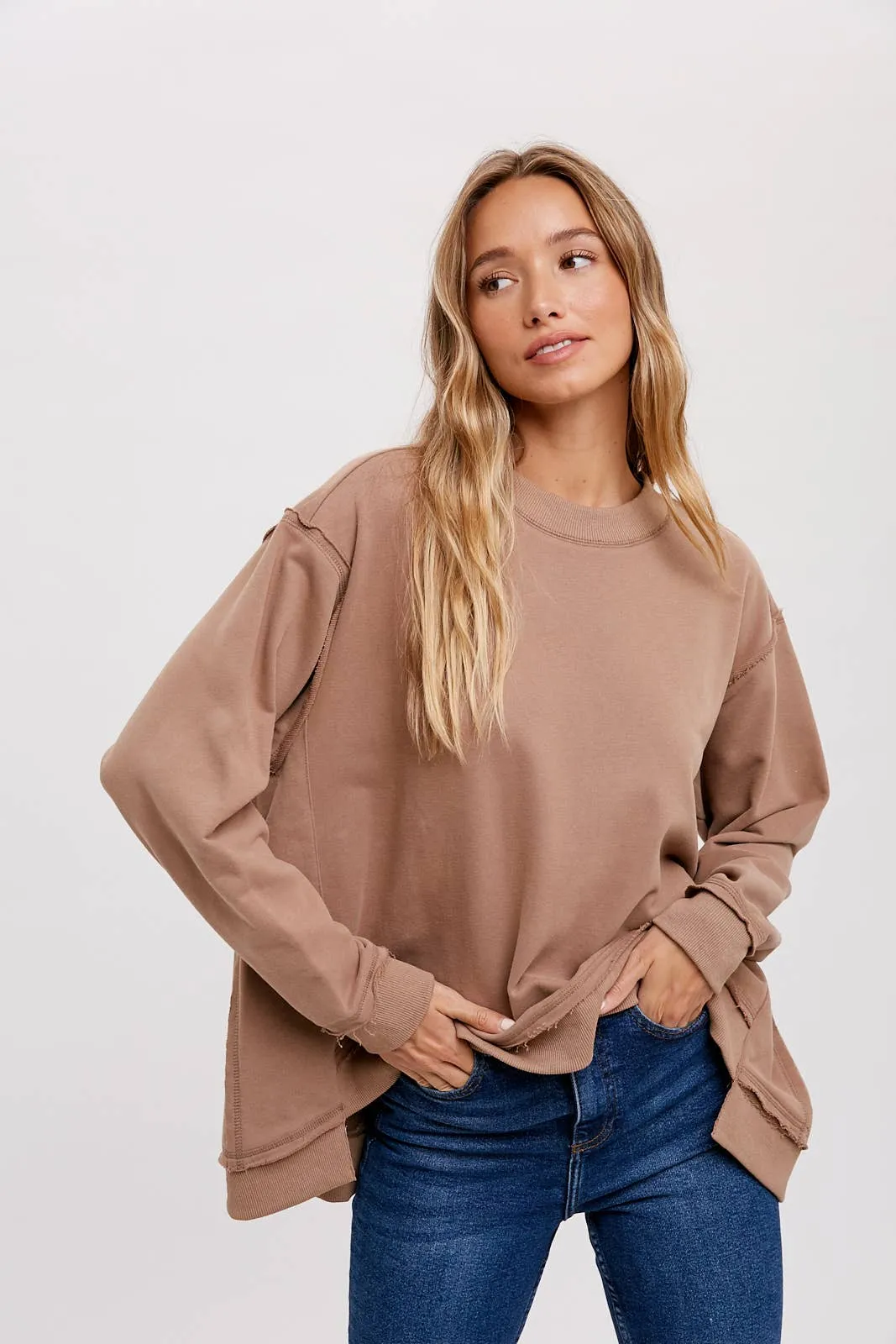 OVERSIZED SWEATSHIRT