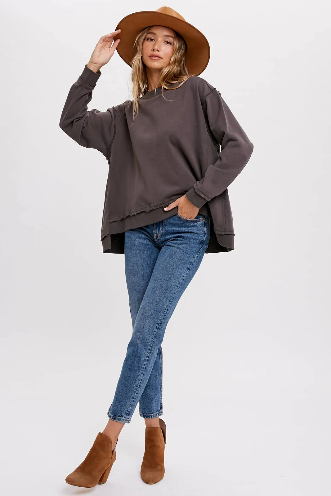 OVERSIZED SWEATSHIRT