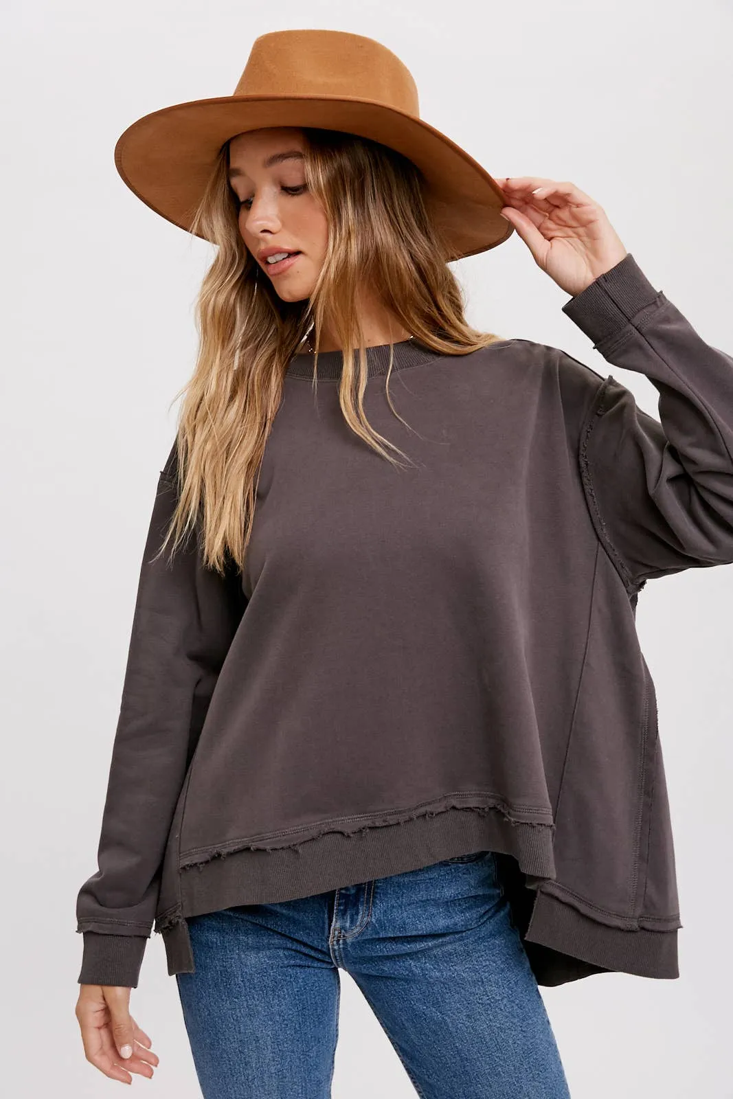OVERSIZED SWEATSHIRT