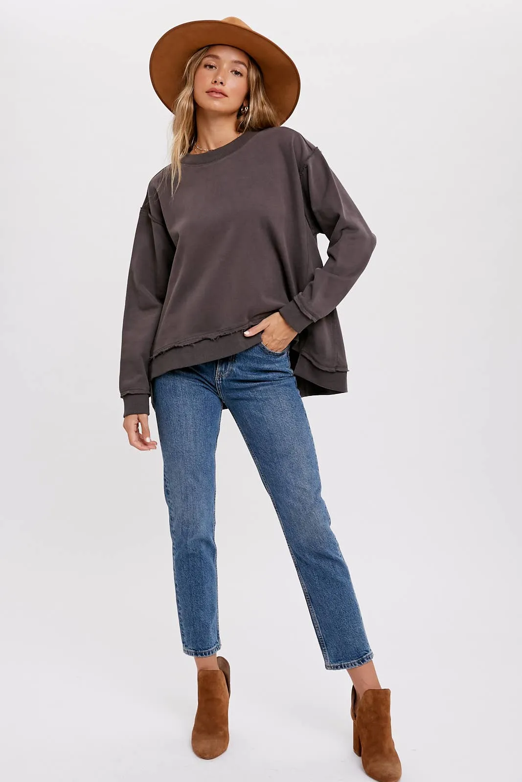 OVERSIZED SWEATSHIRT