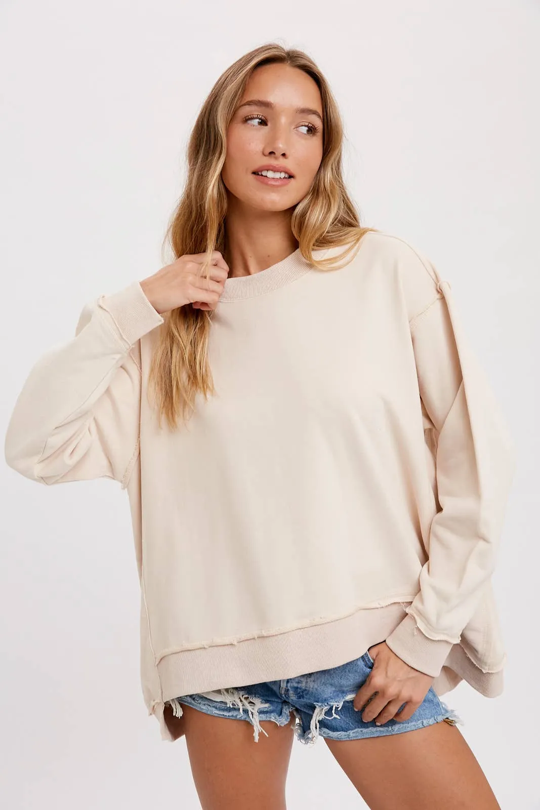 OVERSIZED SWEATSHIRT