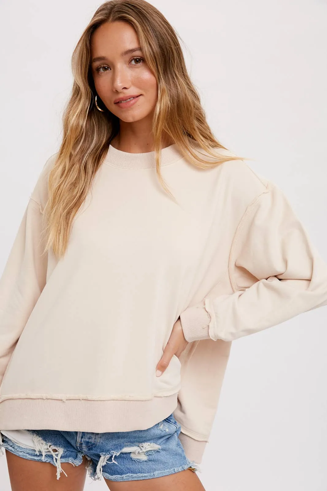 OVERSIZED SWEATSHIRT