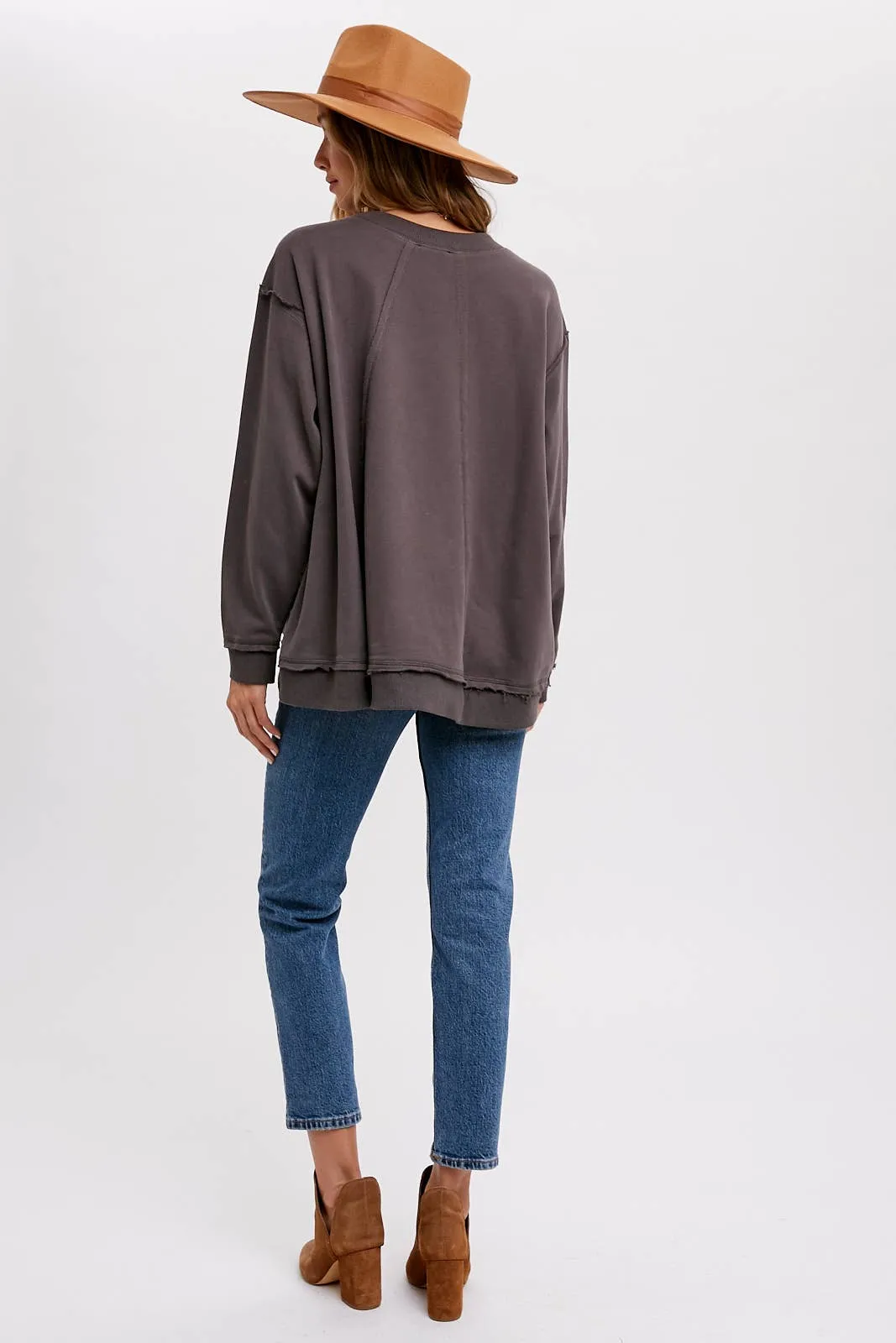 OVERSIZED SWEATSHIRT