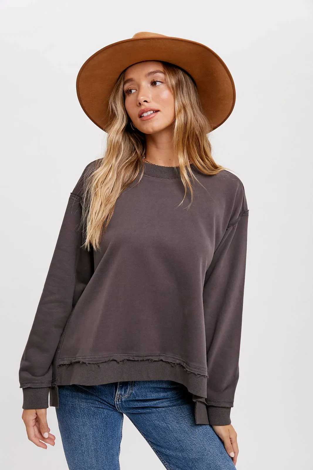 OVERSIZED SWEATSHIRT