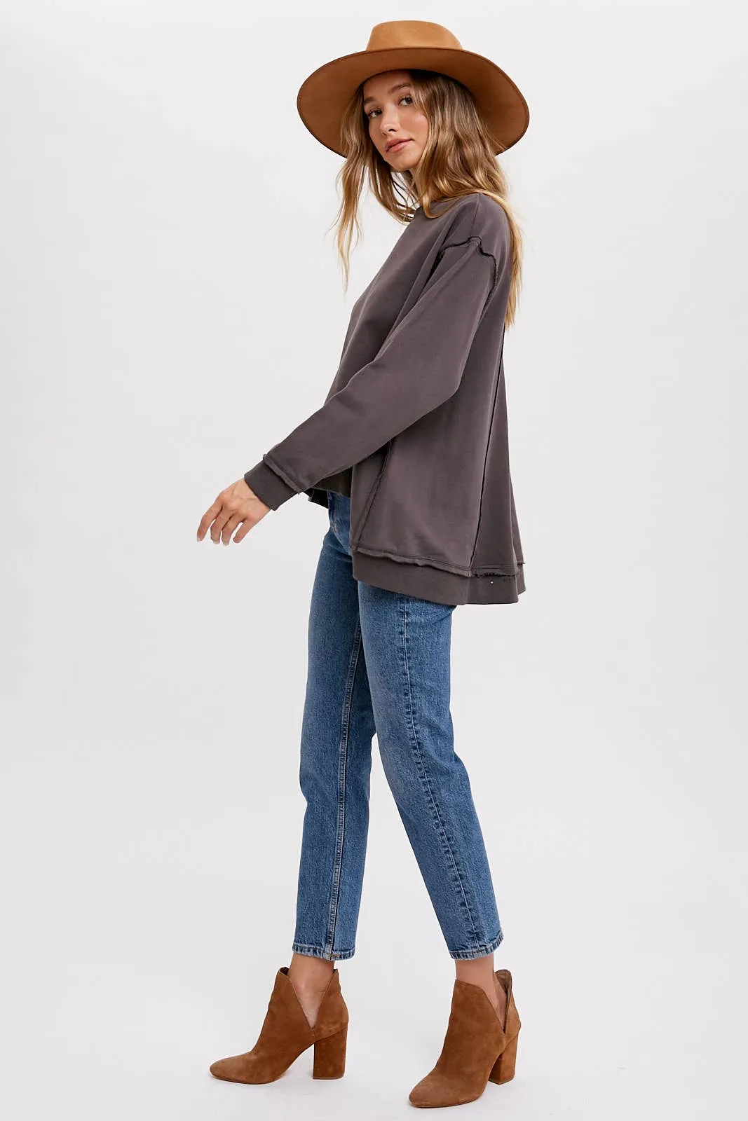 OVERSIZED SWEATSHIRT