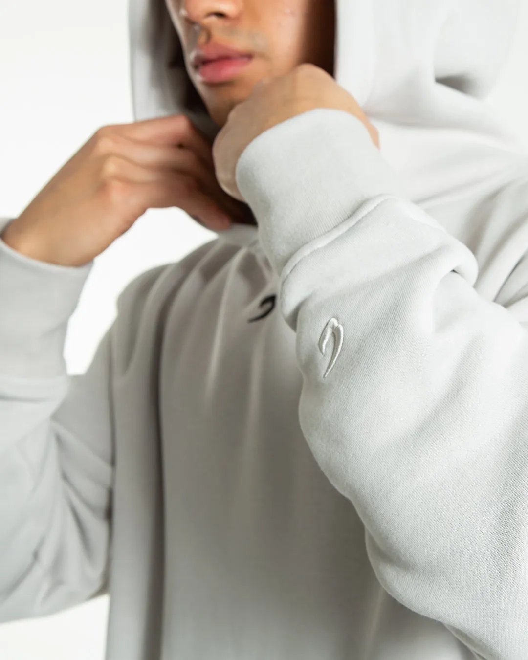 STRIKE LOGO HOODIE - GREY